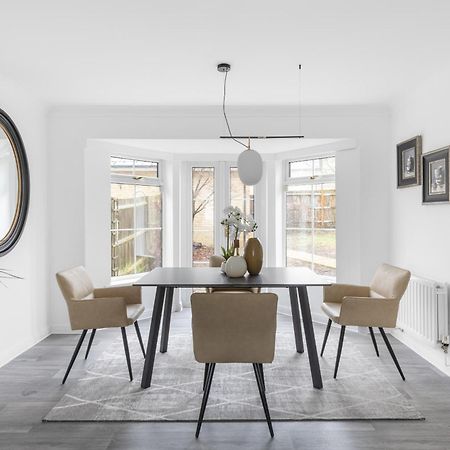 Luxurious 3 Bed House With Free Parking, Close To The Train Station & Town Брейнтрі Екстер'єр фото